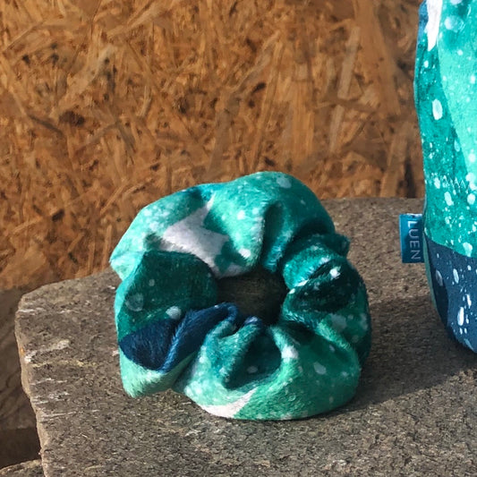 Snødekte Fjell - scrunchie